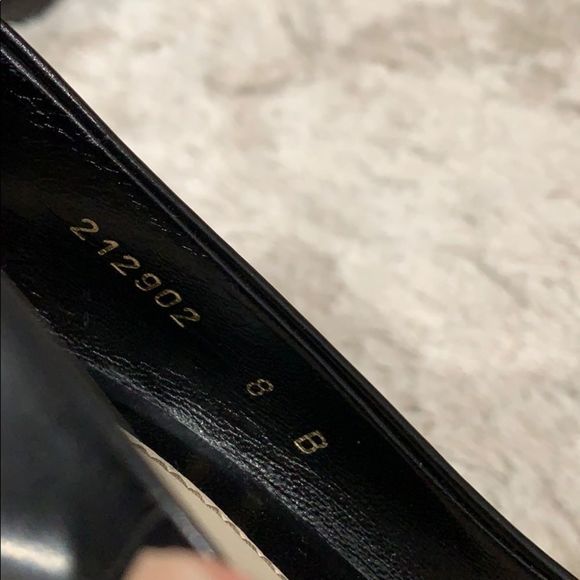 Authentic pre loved Gucci stilettos - Picture 7 of 16